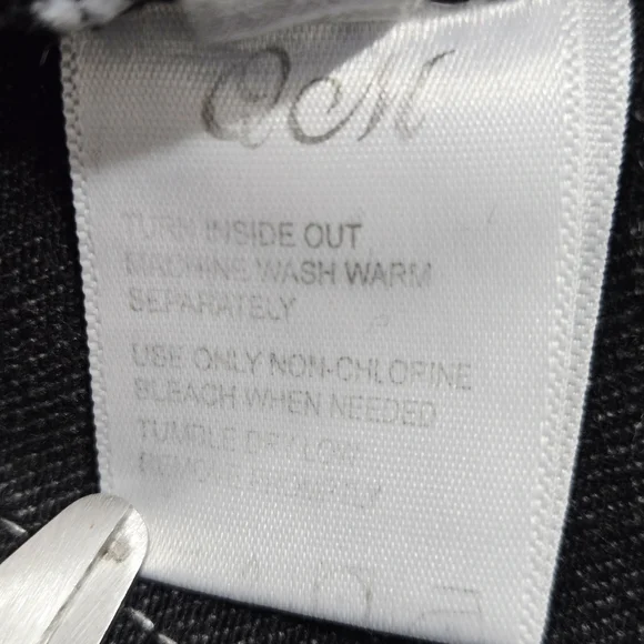 Y2K QM Women’s Black Denim Vest Button Front Pockets Asymmetrical Size S-M - Picture 10 of 13